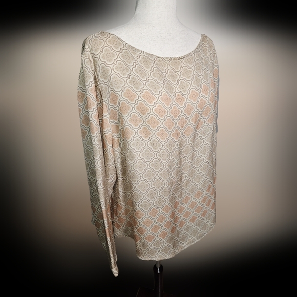 Vintage Finity Naturals 100% Silk Blouse with Cute Salmon and Cream Print. 2x - Picture 4 of 10